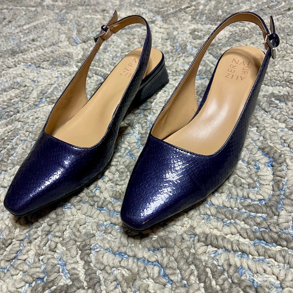 Naturalizer Navy Textured Slingback Pointed-Toe Flats